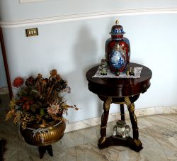 tavolino barocco - eclettico con applicazioni bronzo
