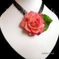 Fiore rosa, Gioielli, collana con rose vetrificate, Bijoux moda donna. Indossare la natura, arte 