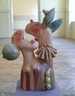 Kisses, ceramic sculpture