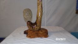 scultura  realizzata con legni di mare